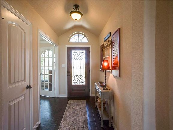 4th image of 8912 Breezeway Dr