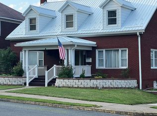 200 W Market St, Mount Union, PA 17066