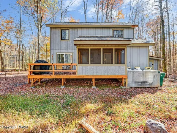 209 Kit Carson Cir, Pocono Pines, PA 18350