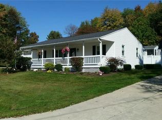 11596 E 3rd St, Conneaut Lake, PA 16316