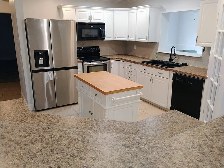 1067 York Way — Photo 36