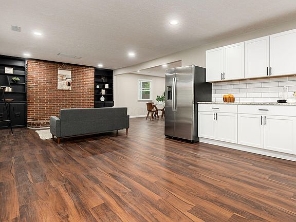 4th image of 4173 Arbutus Ave