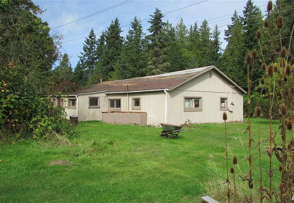 1950's home on 2.5  acres. A little piece of history on 4 Corners Road