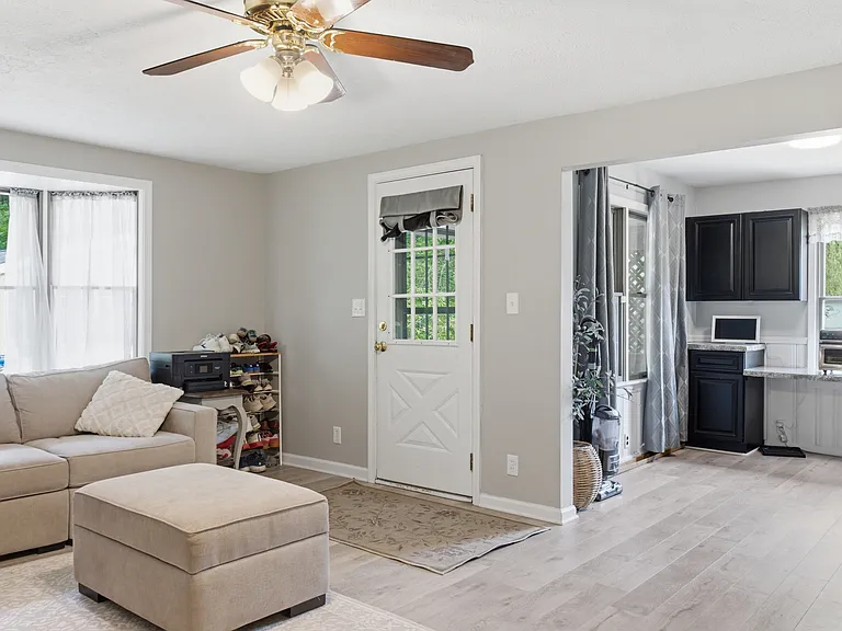 3185 Nagle Rd — Photo 18