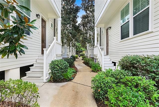 1st image of 4422 La Salle St #C