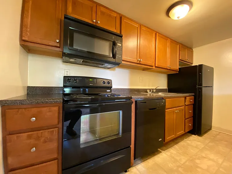 2225 Murray Ave — Photo 7
