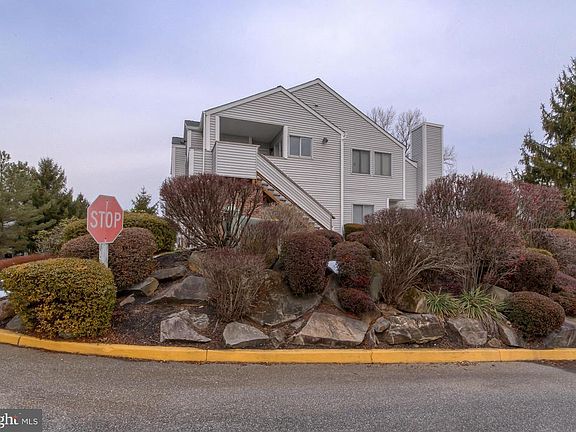 2nd image of 202 Creekside Dr