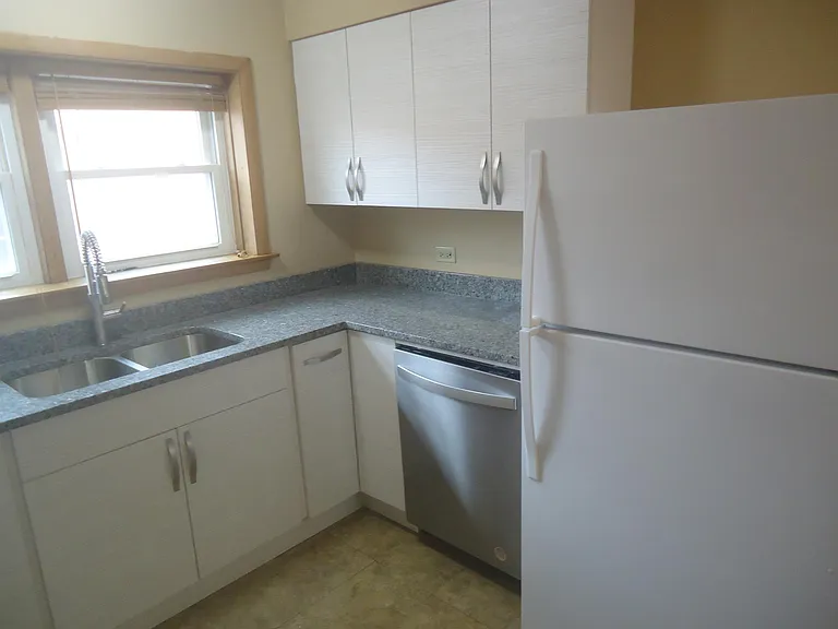 4950 Greenwood Ave #3E — Photo 5
