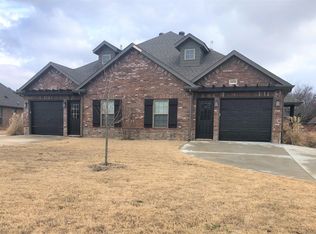 4856 Castlewood Ln, Springdale, AR 72764