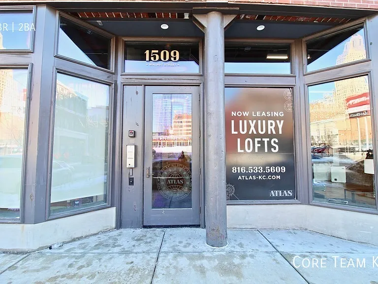 1513 Walnut St #502 — Photo 32