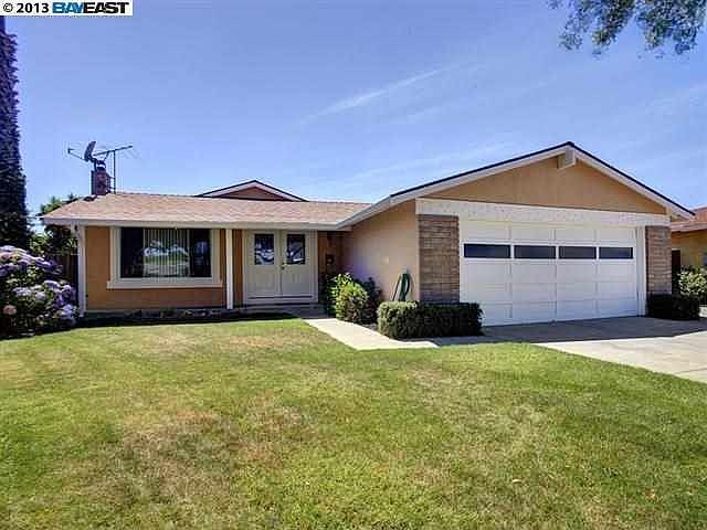 1st image of 32436 Nancy Ct