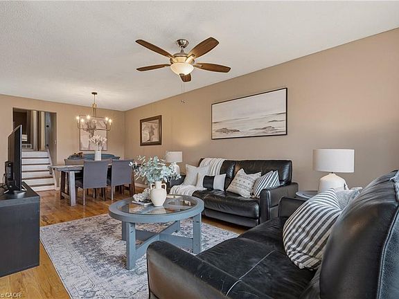 4th image of 19 Golden Orchard Dr