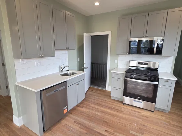 89 Mora St APT 3, Dorchester, MA 02124
