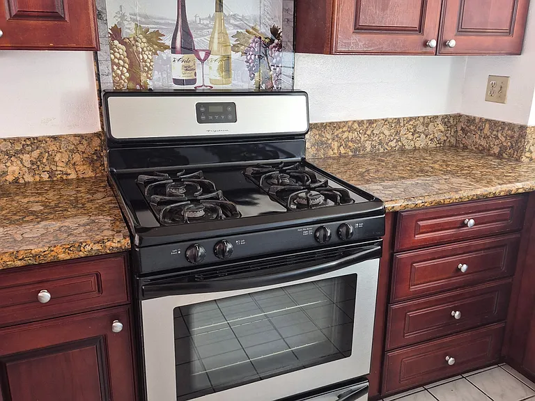 111 S Marguerita Ave #E — Photo 5