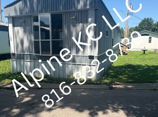 160 Countryside Ln, Saint Joseph, MO 64503