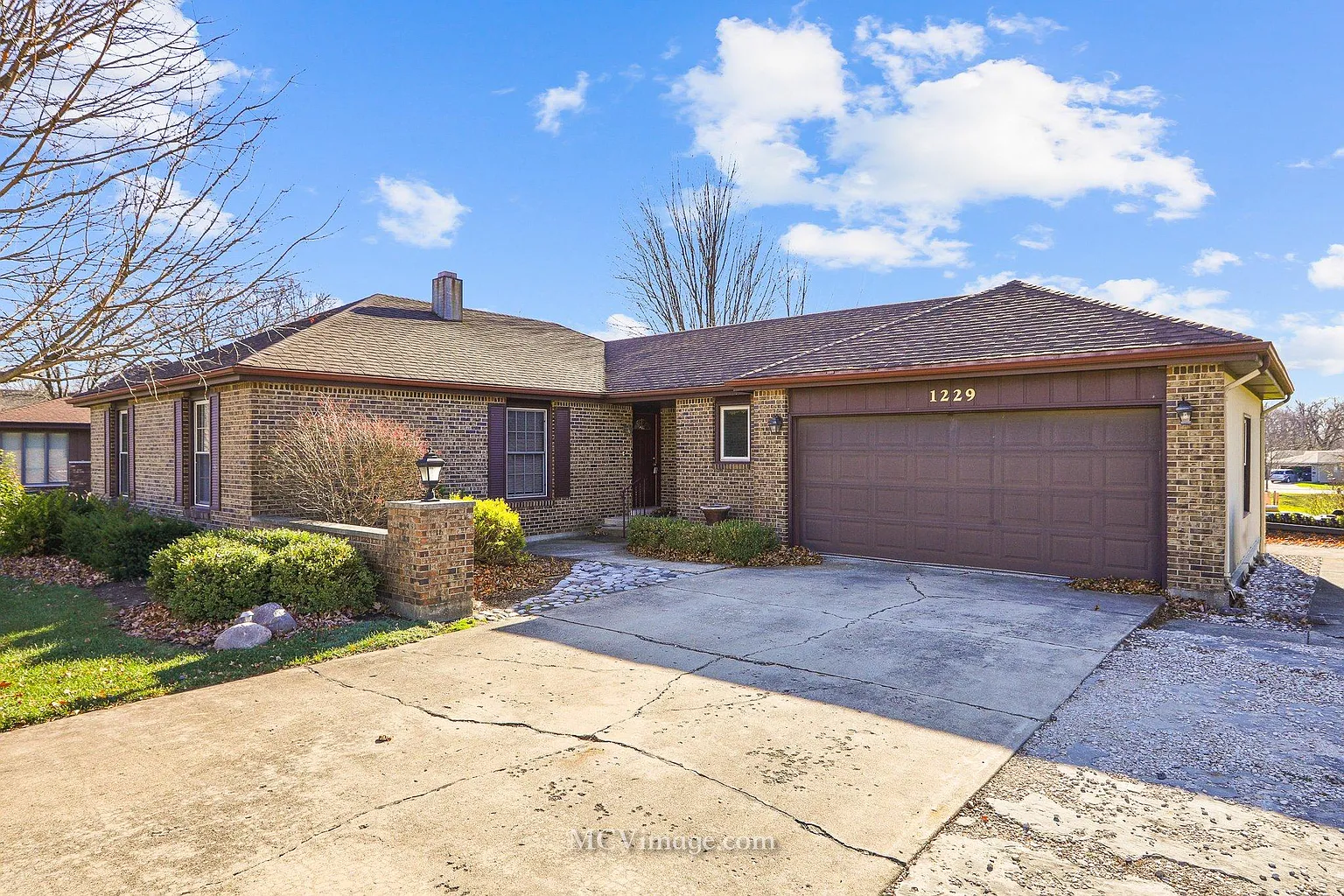 1229 Milne Dr photo 1
