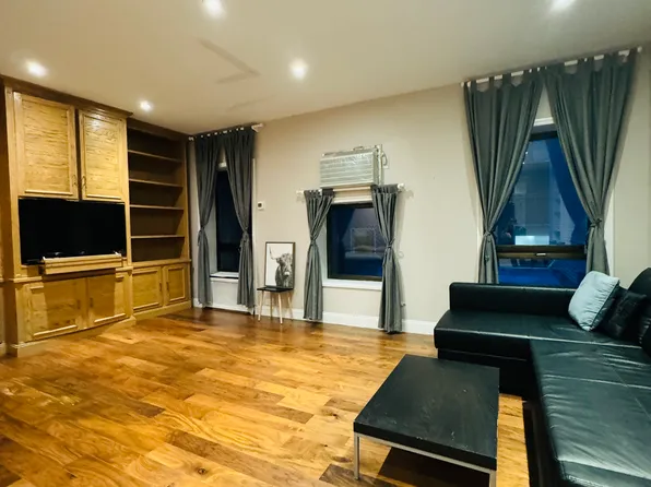 65 East 54th Street image 2 of 10