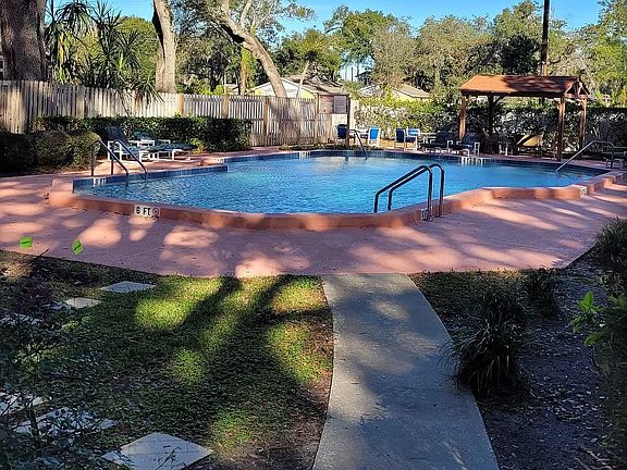 2nd image of 524 Ole Plantation Dr
