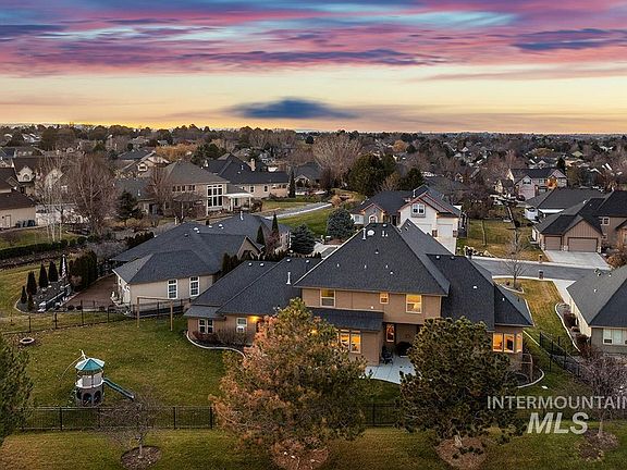2nd image of 2810 S Bayhill Ct