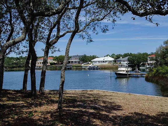 5th image of 88 Fairpoint Dr