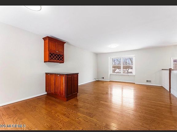 3rd image of 10 Cambridge Drive