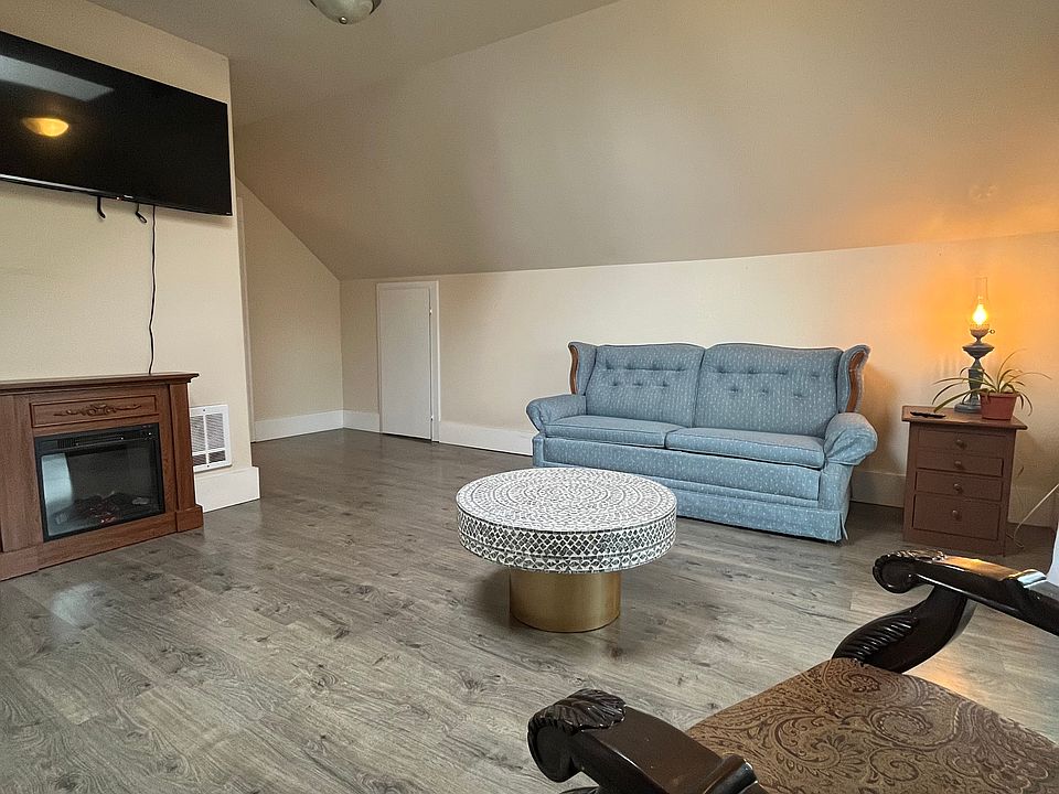 1st image of 3806 S 11th St #B