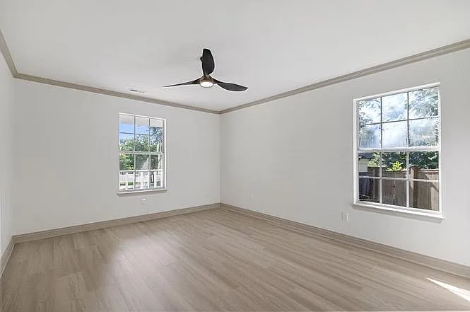 2201 E Bristol Pl — Photo 15