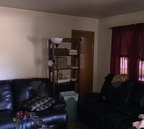 4th image of 2910 S Martinson Ave