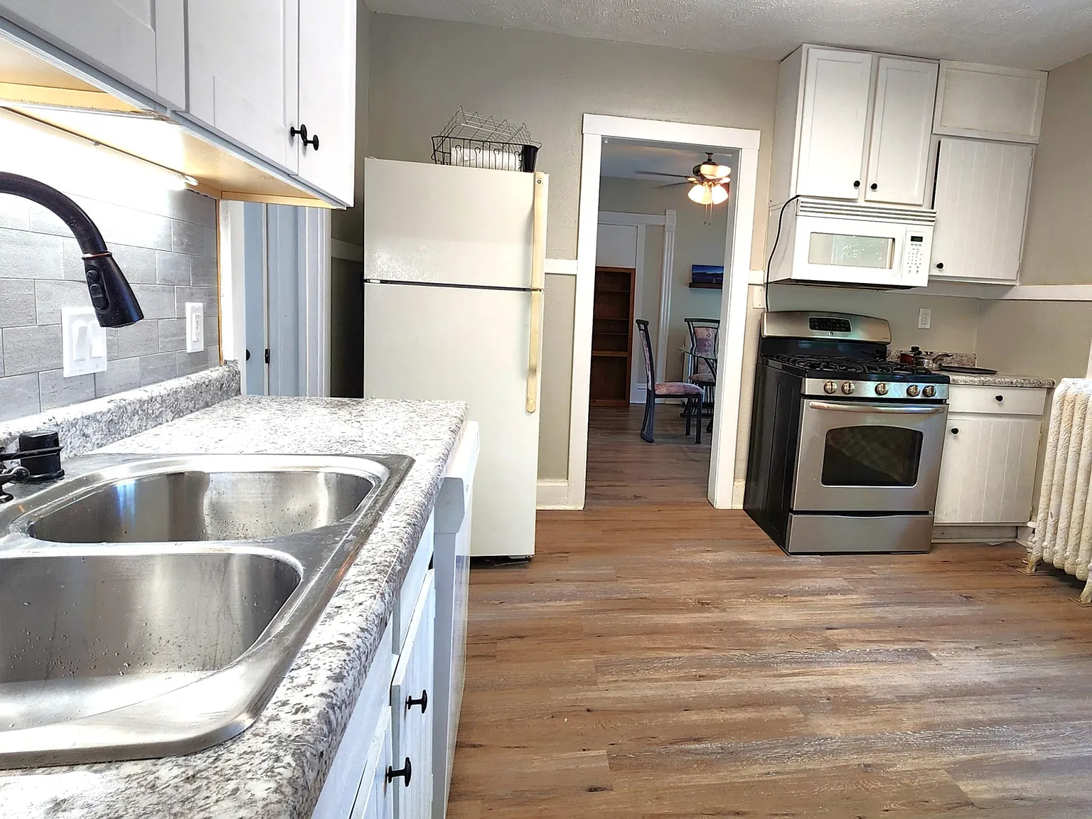 4 bed, $749 — Photo 1