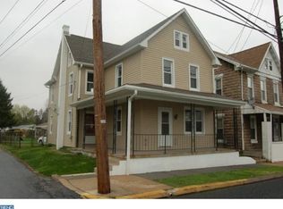 24 N Church St, Robesonia, PA 19551