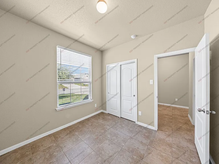 7605 Hickman St — Photo 16