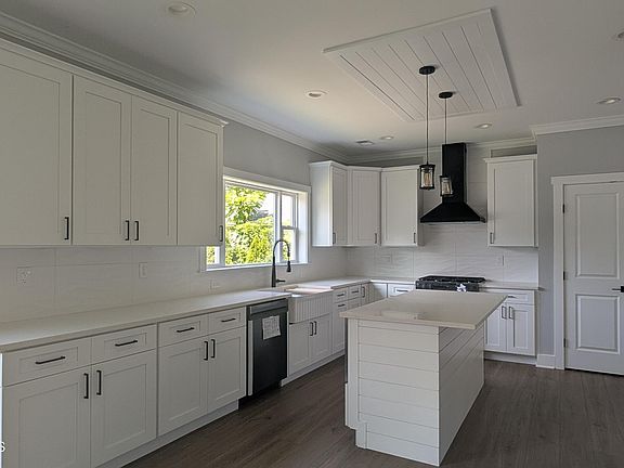 3rd image of 510 4th Avenue