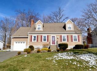 51 Nicole Dr, Milford, CT 06460