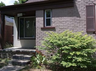 1022 Canterbury Dr, Pontiac, MI 48341