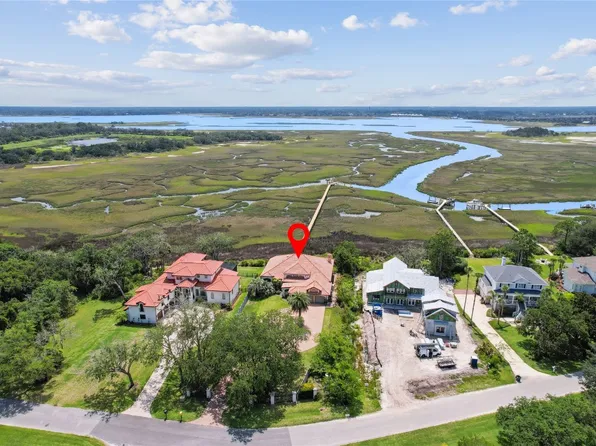 3045 Riverside Dr, Fernandina Beach, FL 32034