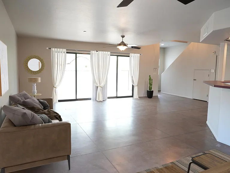 1317 E Hedrick Dr — Photo 9