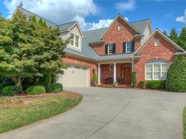 105 Sycamore Commons Ln, Bermuda Run, NC 27006