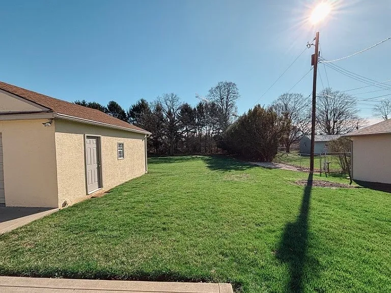 3566 Tillbury Ave — Photo 53