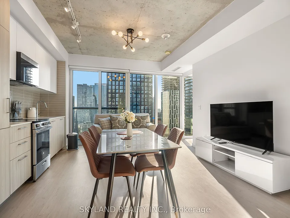 65 Mutual St #2505