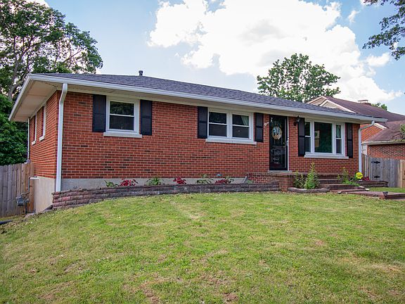 3rd image of 1182 Oakwood Dr