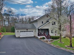111 Onandaga Rd, Shohola, PA 18458