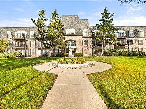 2nd image of 5200 Carriageway Dr APT 302