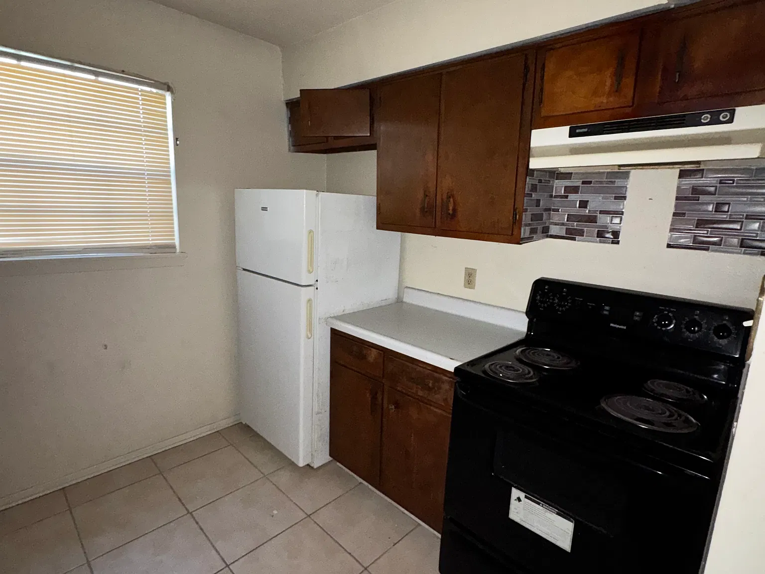 680 Sharp Ln — Photo 1