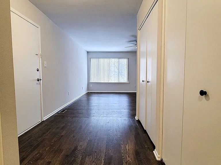 590 E Lewiston Ave — Photo 17