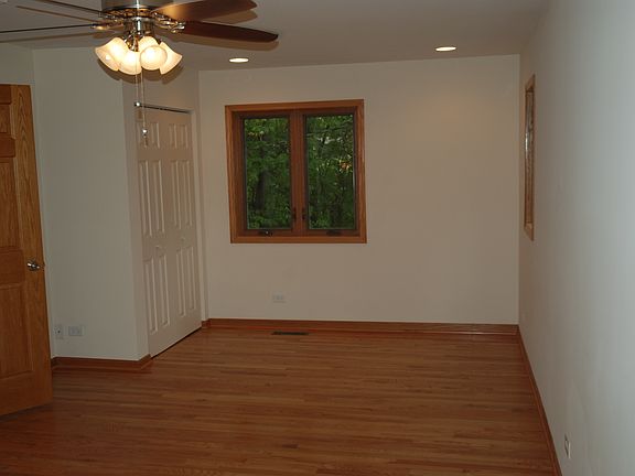 4th image of 2522 Jonquil Ln