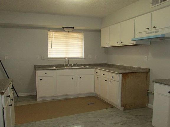 5th image of 3492 Southland St