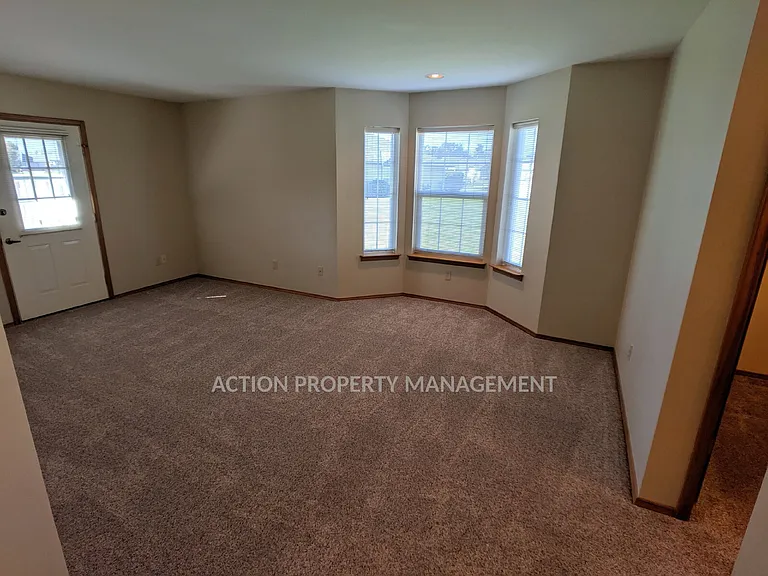 882 N Oxford Way — Photo 23