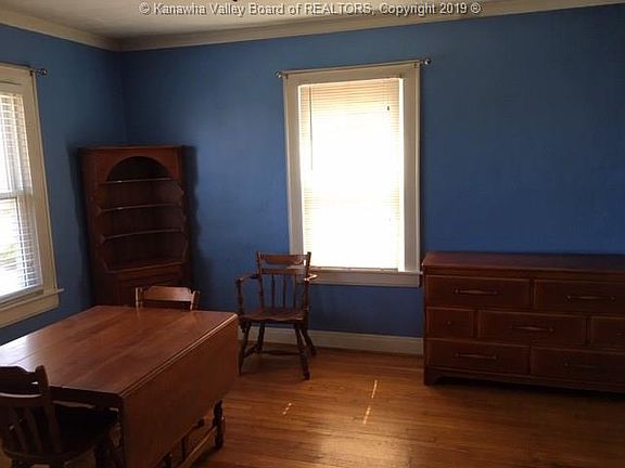 4th image of 1023 Gordon Dr