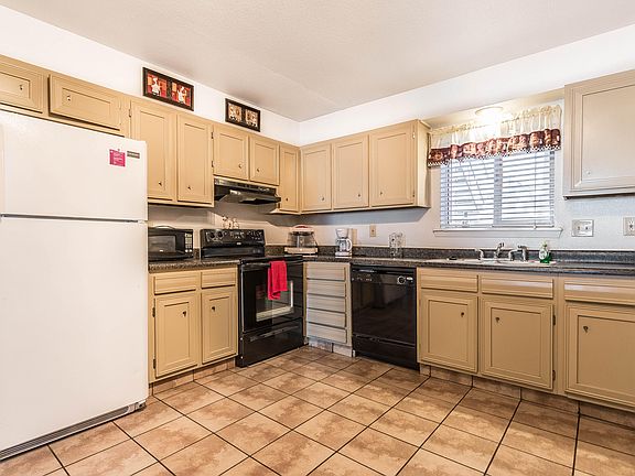 3rd image of 4433 N Stanton St APT 361