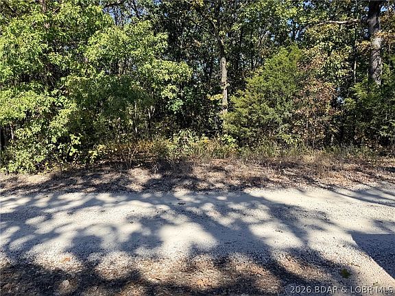 3rd image of Howe Rd